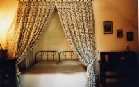 Interno di un trullo: la camera da letto