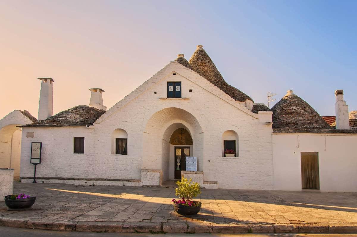trullo sovrano alberobello