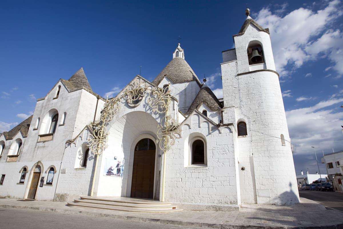chiesa sant antonio trullo alberobello