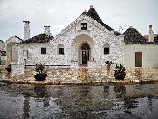 Trullo Sovrano Alberobello two floors museum